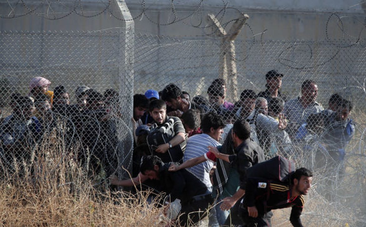 Refugiados-Islamico-AP-PhotoLefteris-Pitarakis_EDIIMA20150615_0185_4
