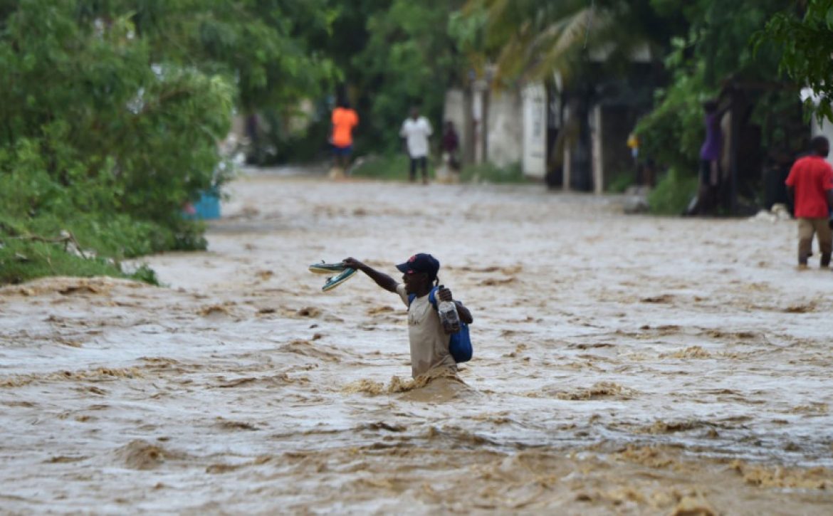 161006121523-04-hurricane-matthew-haiti-1006-super-169