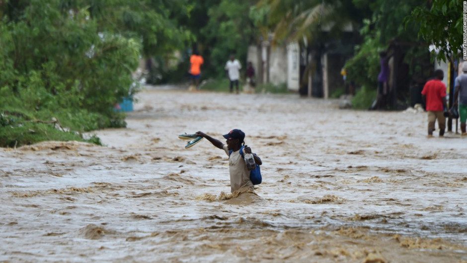 161006121523-04-hurricane-matthew-haiti-1006-super-169